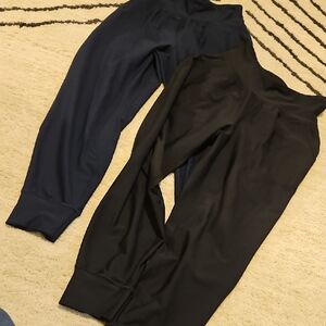 Old Navy Women's Black and Navy Joggers